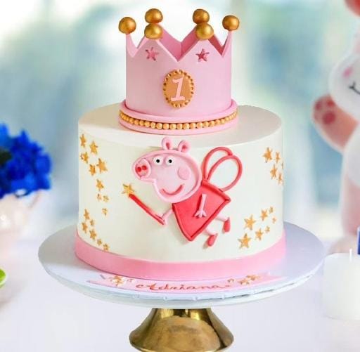 Peppa Pig Queen Cake