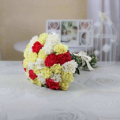 Bunch-of-30-Mixed-Carnations